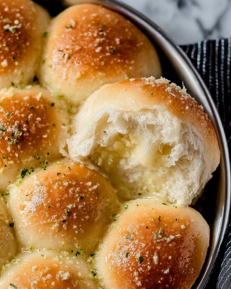 Garlic Butter Dinner Rolls Recipe
