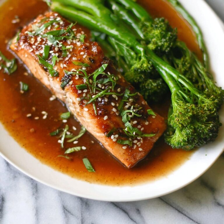 Honey Garlic Salmon (5 Ingredients, 15 Minutes) Recipe